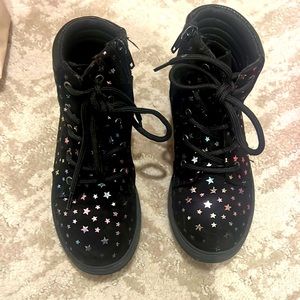 Metallic star boots